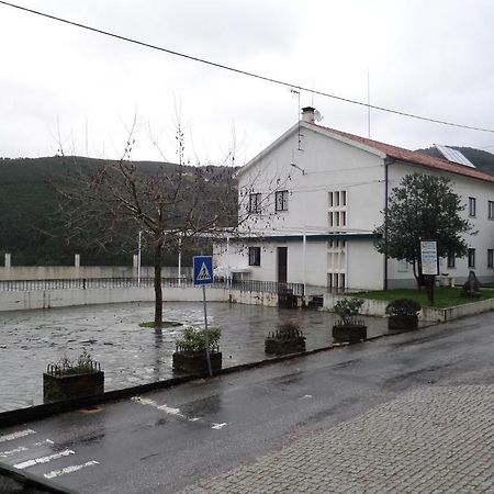 Hotel Alojamento Local De Pardieiros Avô Exterior foto